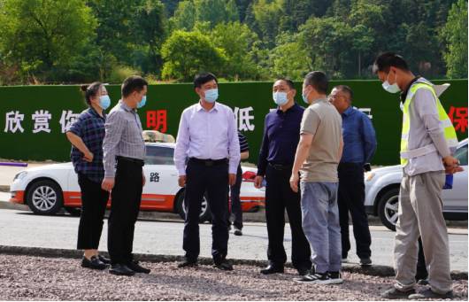 六安市公路管理處黨委書(shū)記、主任楊廣來(lái)一行蒞臨指導(dǎo)我司項(xiàng)目